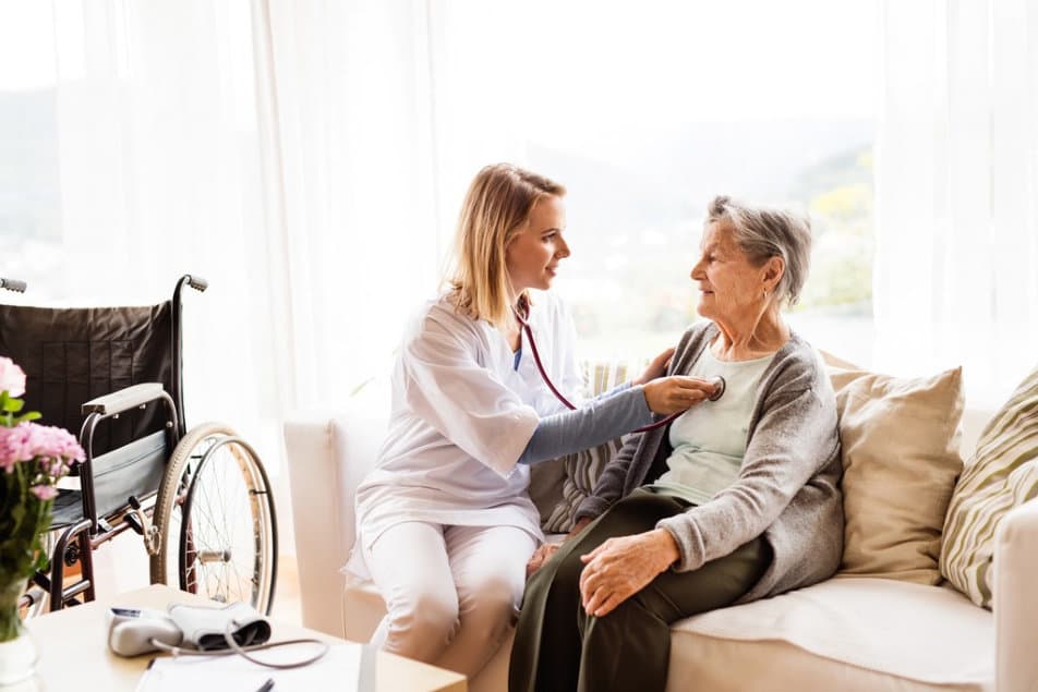 What Are the Benefits of Having a Visiting Home Nurse